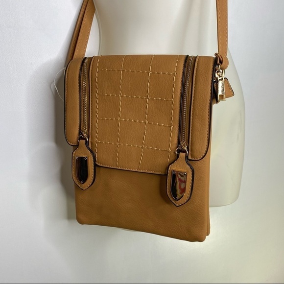 Camel Optional Crossbody Non Leather - Picture 12 of 16